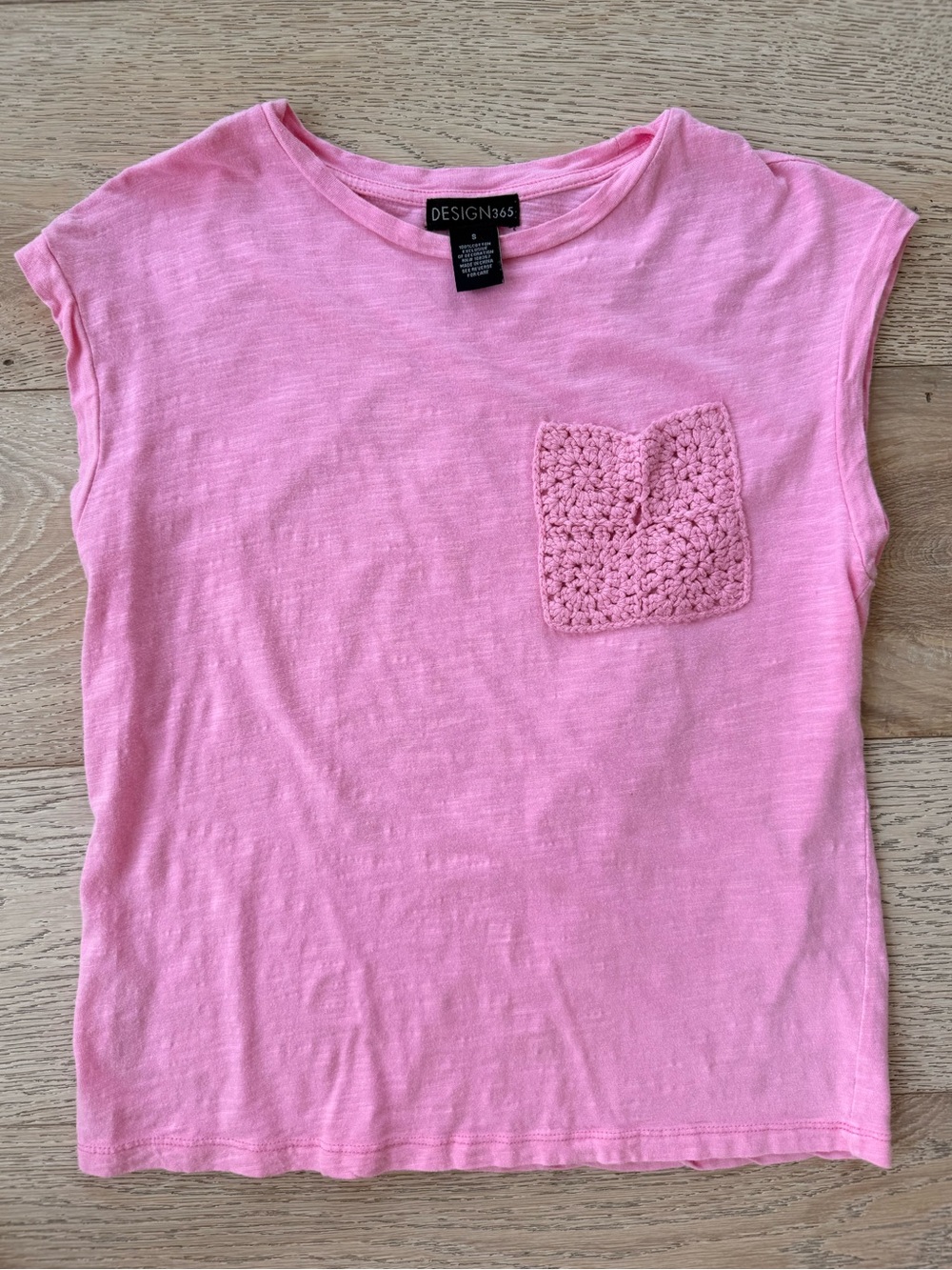 Design365 Pink Crochet Pocket Tee